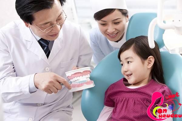 Lưu ý dành cho ba mẹ khi chăm sóc trẻ thay răng
