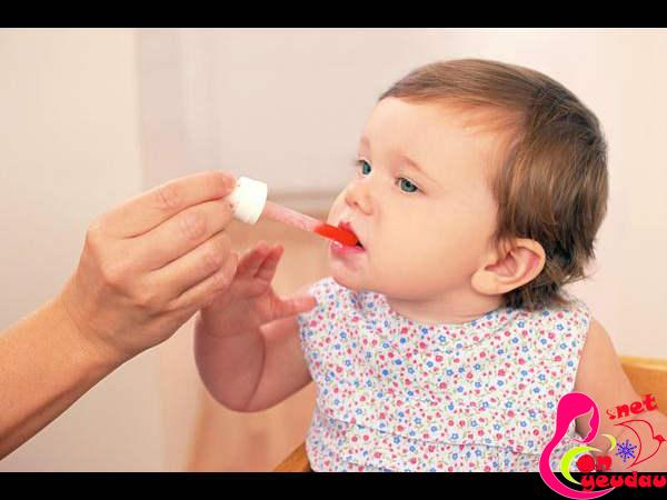 Những điều cần biết khi chăm sóc trẻ mọc răng